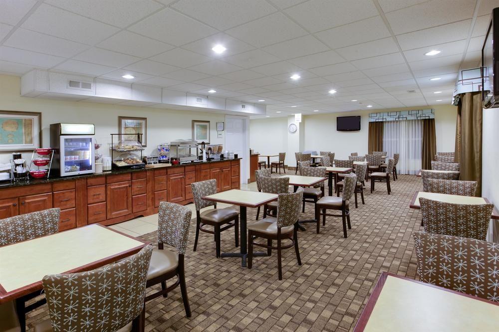La Quinta By Wyndham Lexington Park - Patuxent Hotel California