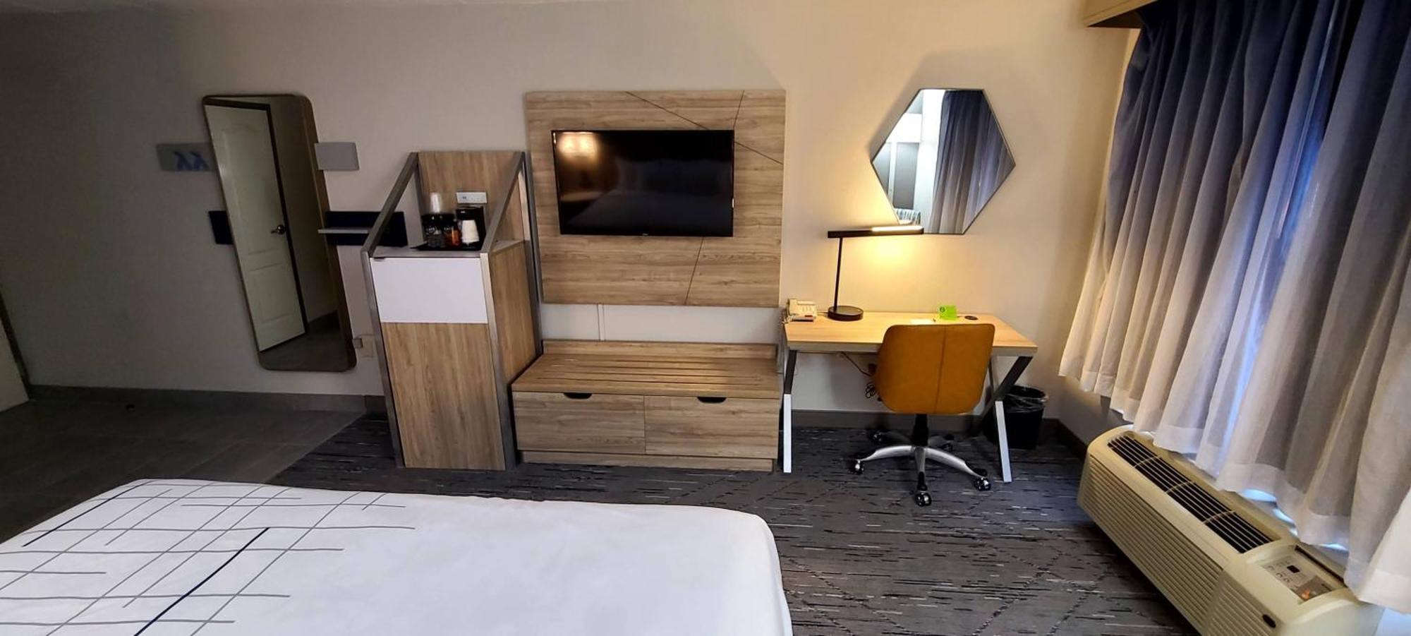 La Quinta By Wyndham Lexington Park - Patuxent Hotel California
